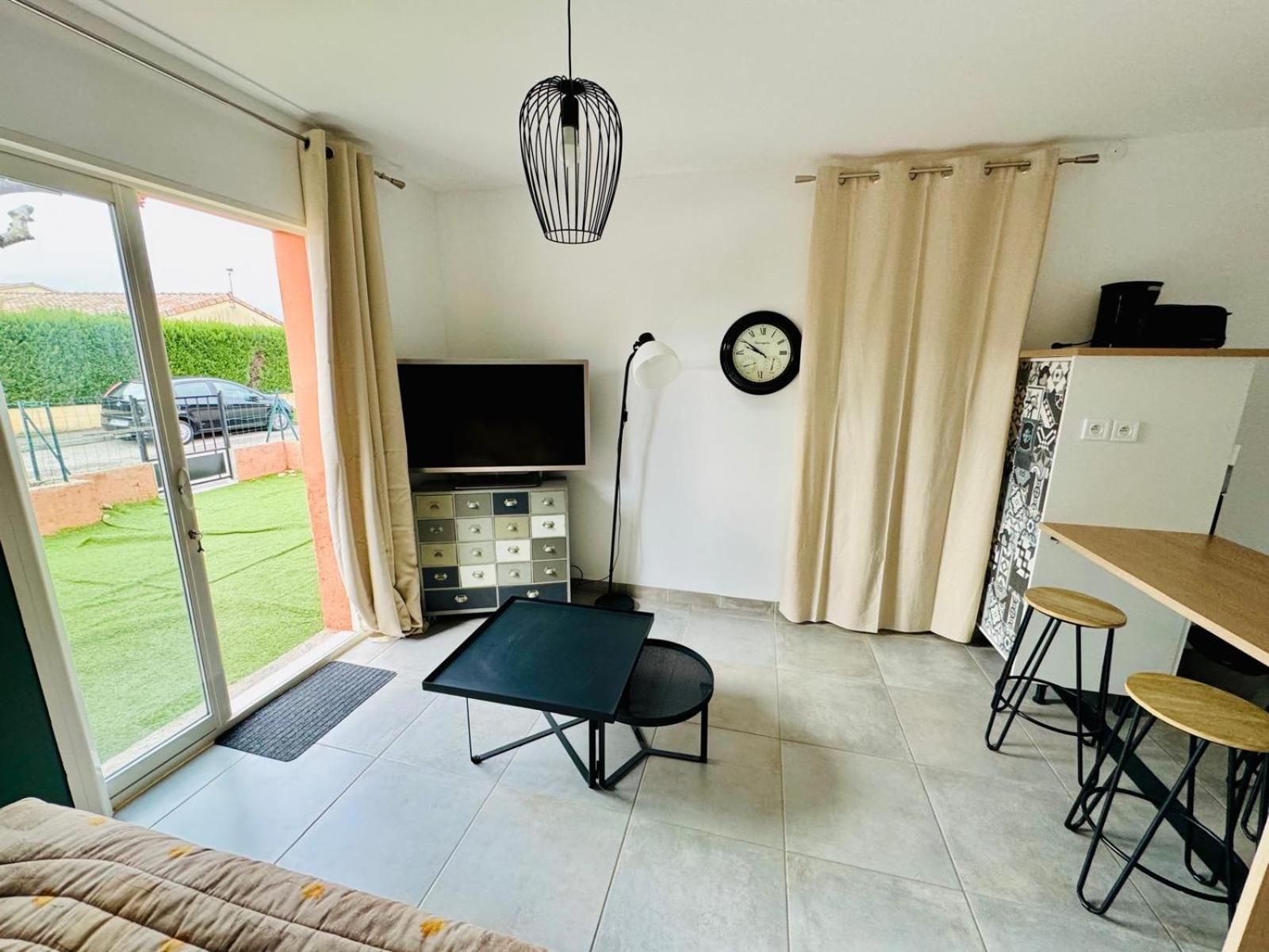 Studio Avec Exterieur Ombrage Saint-Marcel-Les-Valence Ngoại thất bức ảnh